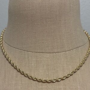 NWOT Kendra Scott Isabelle Necklace Kendra Scott Chain Necklace Gold